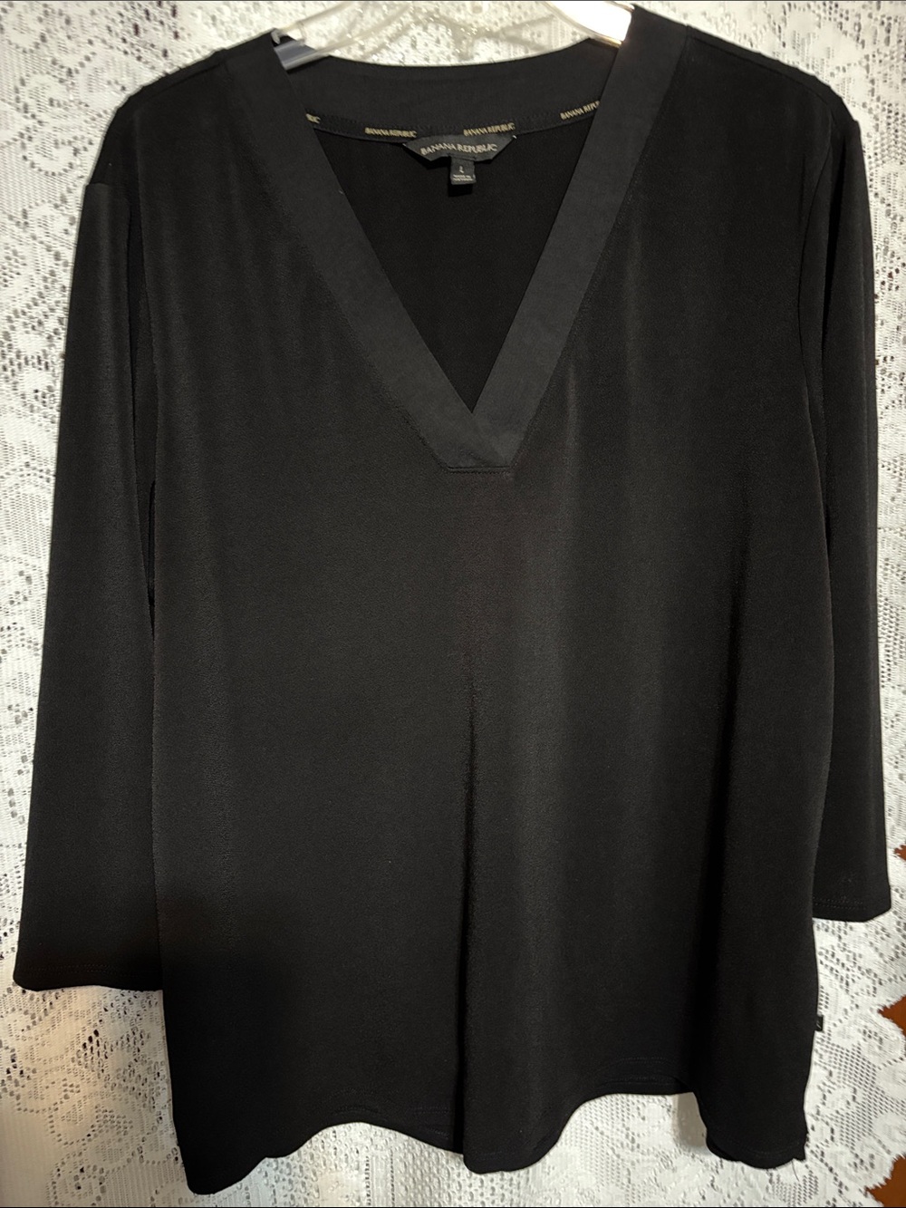 Banana Republic stretchy Black V-Neck Womens Top size L